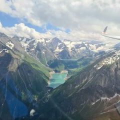 Flugwegposition um 13:11:08: Aufgenommen in der Nähe von Gemeinde Kaprun, Kaprun, Österreich in 2697 Meter